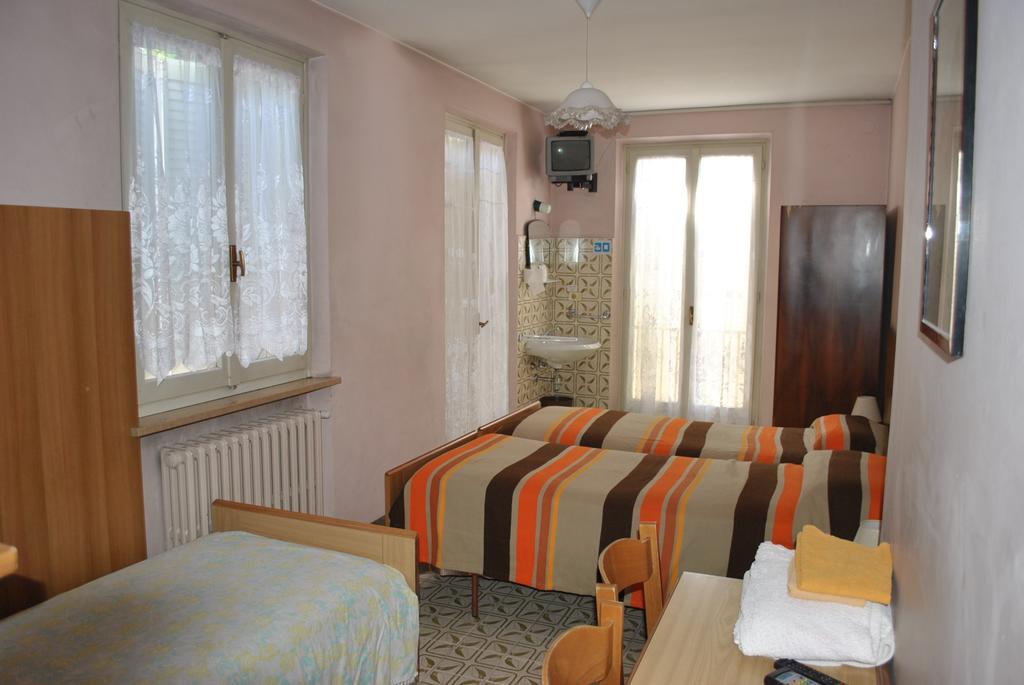 Albergo Alla Rocca Garda  Bilik gambar