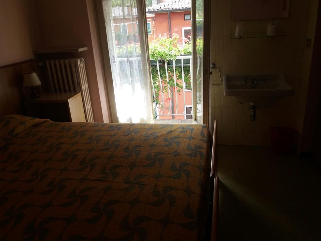 Albergo Alla Rocca Garda  Luaran gambar